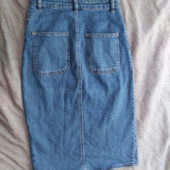 -SOLD- Denim skirt - Picture 2 of 7